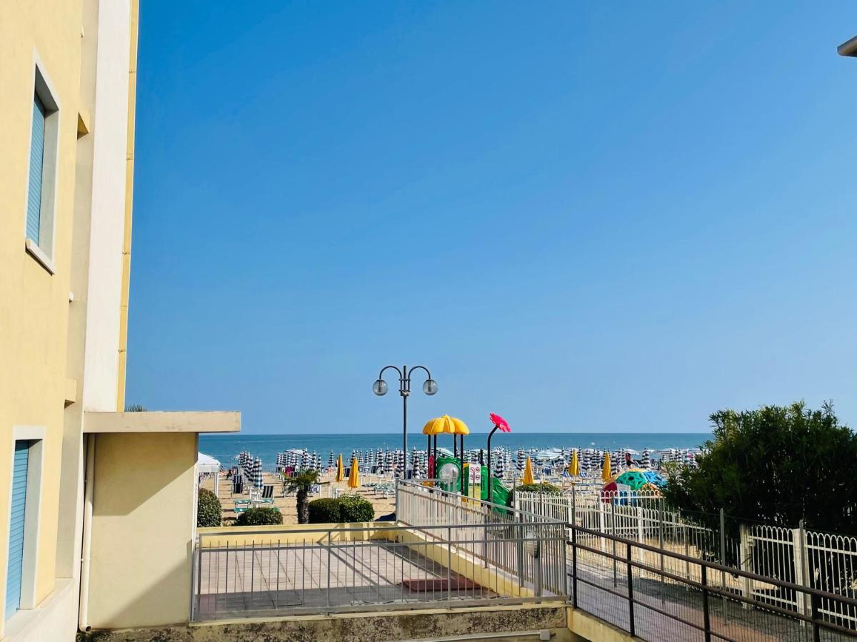 Appartamento Cima - Vista Mare, 3 Camere, Wifi, Family Apartment Lido di Jesolo Esterno foto